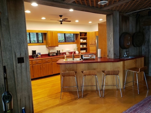 Awesome Lake House with Natural Beach, Huge Dock, and Sunset Views. Sleeps 9