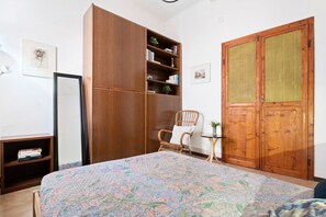 1 chambre, fer et planche Ă repasser, Wi-Fi, literie fournie