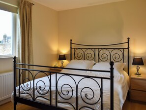 3 quartos, Wi-Fi de cortesia, roupa de cama