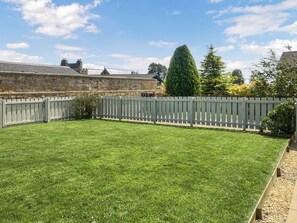 Property grounds - 3 bedroom accommodation in Warkworth (Warkworth)
