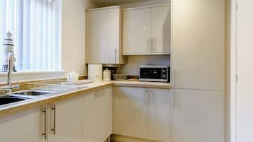 Dishwasher, high chair, cookware/dishes/utensils, freezer