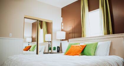 Temp Home• King Bed• WiFi• Jackson St-Hwy 165• W/D