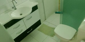 Shower, towels