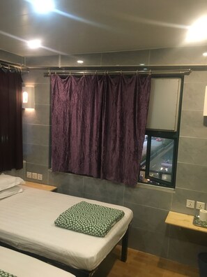 Business-Vierbettzimmer