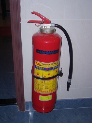 隔音、免费 WiFi、床单