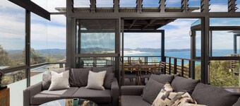 Luxury villa with amazing Ocean Views, Pool & Spa