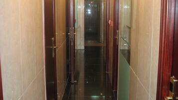 Soundproofing, free WiFi, bed sheets