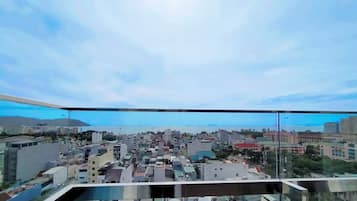 Thành phố nhìn từ nơi lưu trú