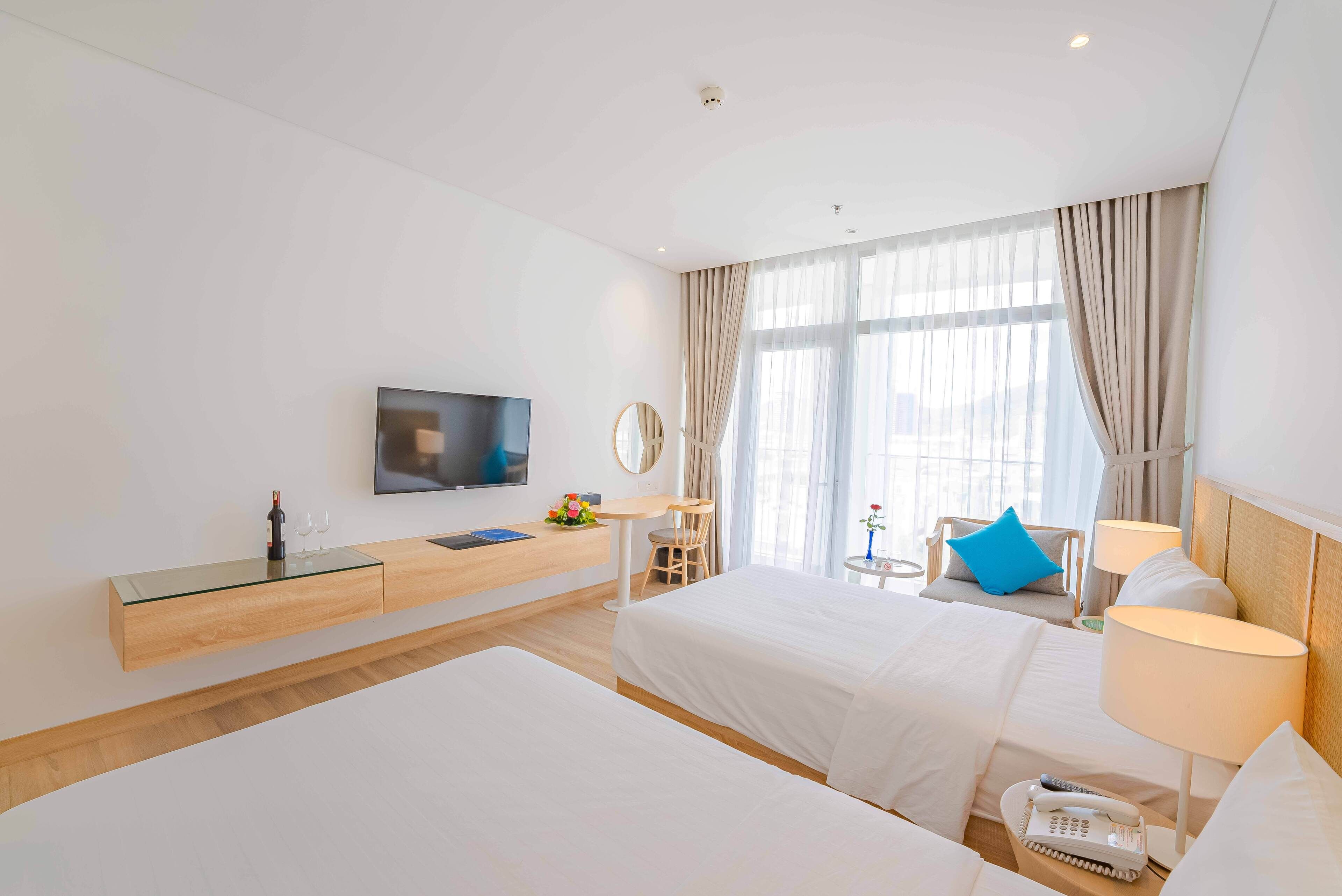 Minibar, in-room safe, desk, laptop workspace