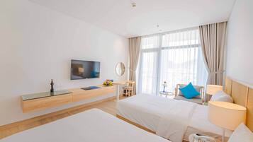 Minibar, in-room safe, desk, laptop workspace