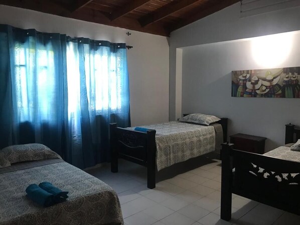 2 habitaciones, wifi gratis y ropa de cama 