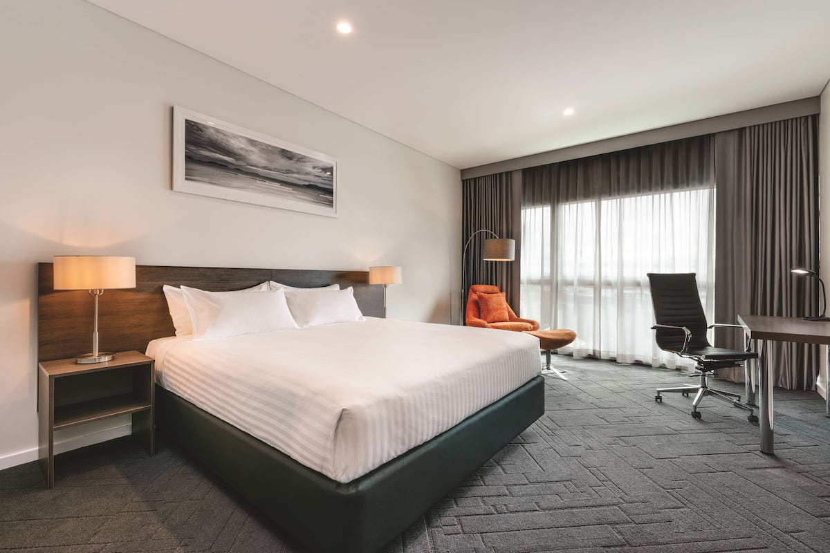 1 bedroom, in-room safe, desk, laptop workspace