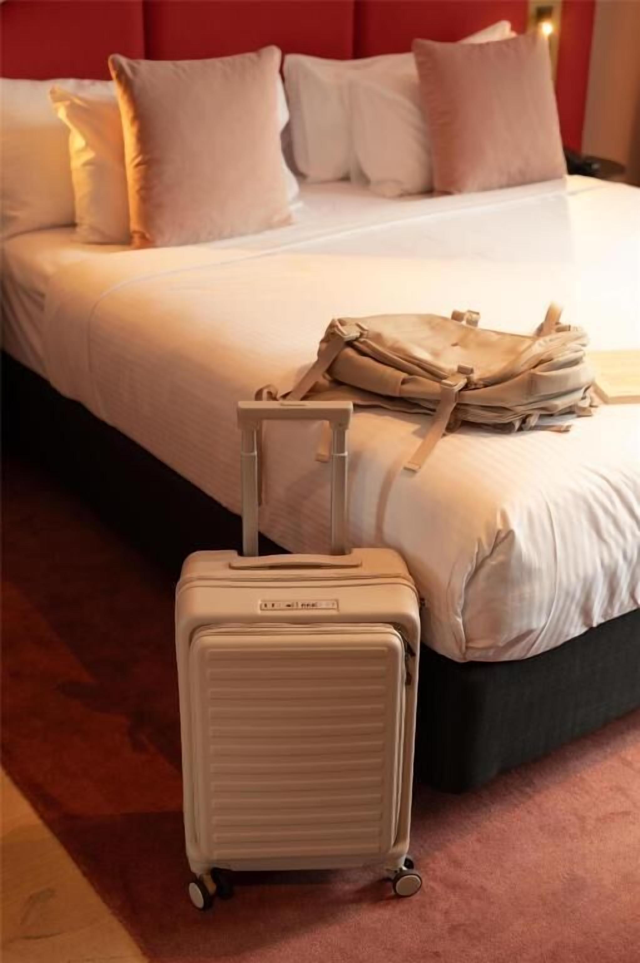 Premium bedding, pillow-top beds, minibar, in-room safe