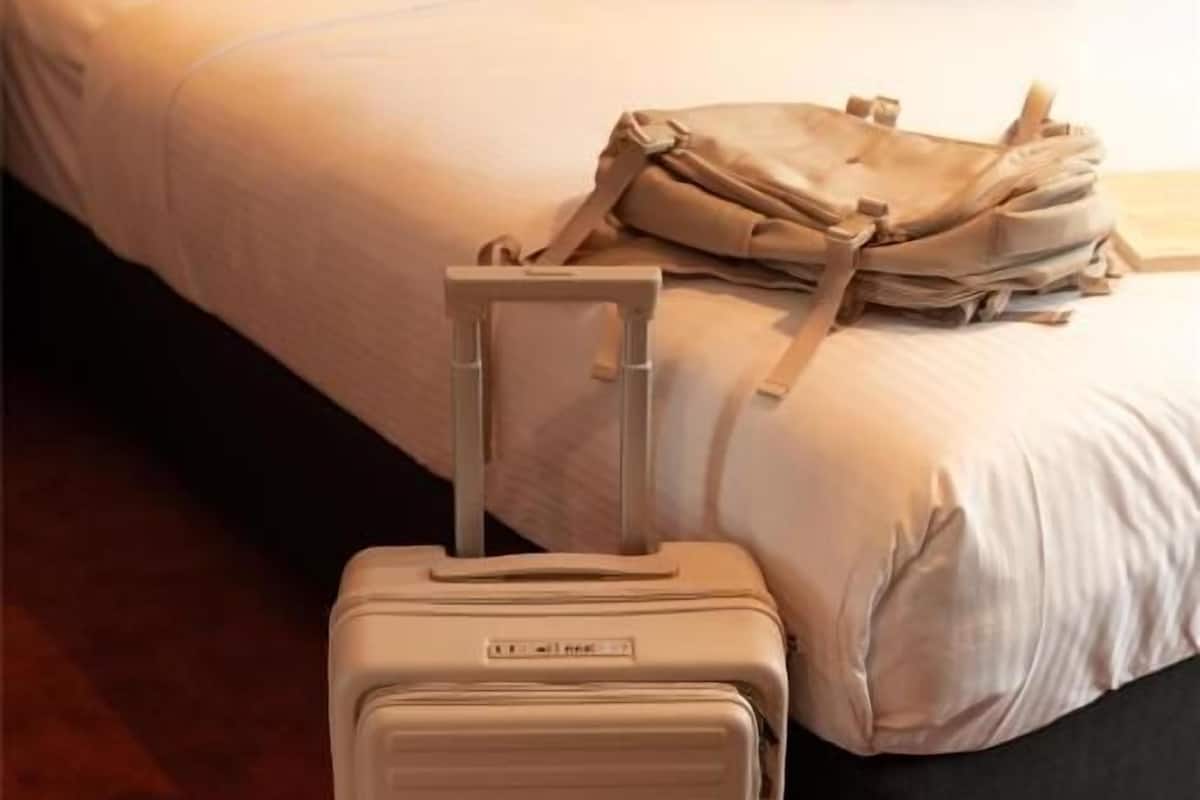 Premium bedding, pillow-top beds, minibar, in-room safe