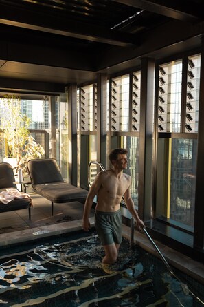 Indoor pool, sun loungers