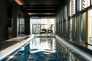Indoor pool, sun loungers