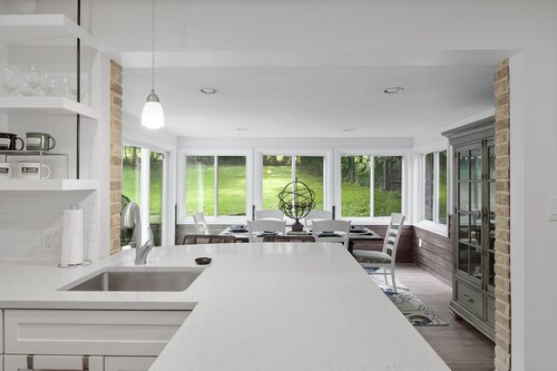 The Dog Haus near DT Pittsburgh |Pet Friendly| Self Check in!