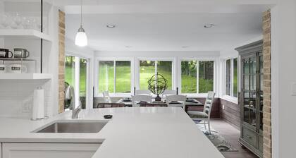 The Dog Haus near DT Pittsburgh |Pet Friendly| Self Check in!