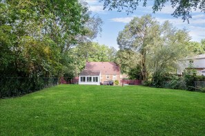 Property grounds - The Dog Haus near DT Pittsburgh |Pet Friendly| Self Check in! (Bethel Park)