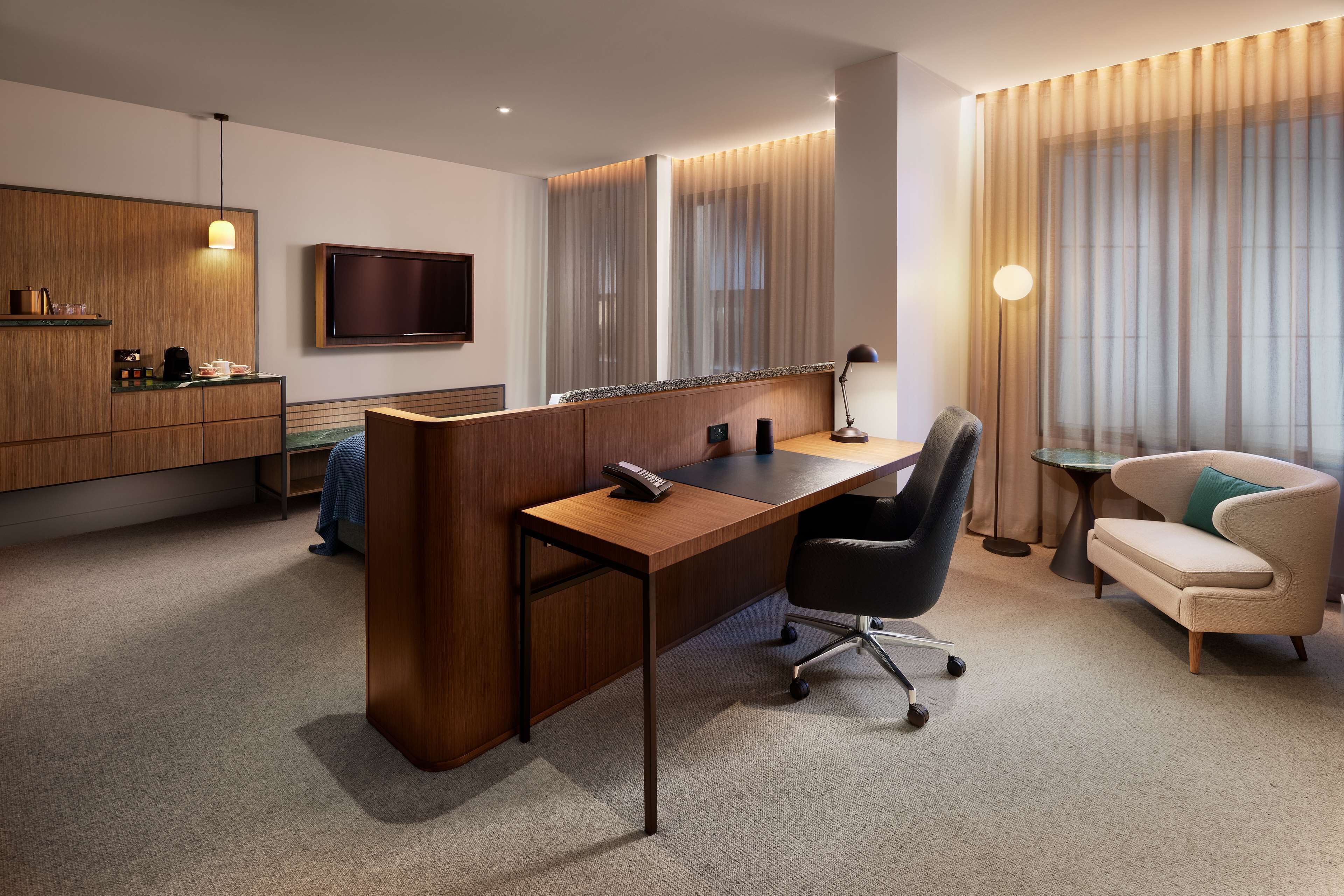 premium bedding, pillow-top beds, minibar, in-room safe