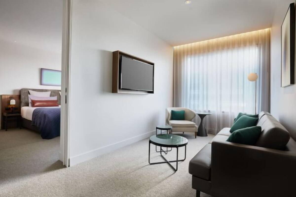 Premium bedding, pillowtop beds, minibar, in-room safe