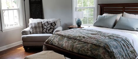 3 habitaciones, tabla de planchar con plancha, wifi y ropa de cama