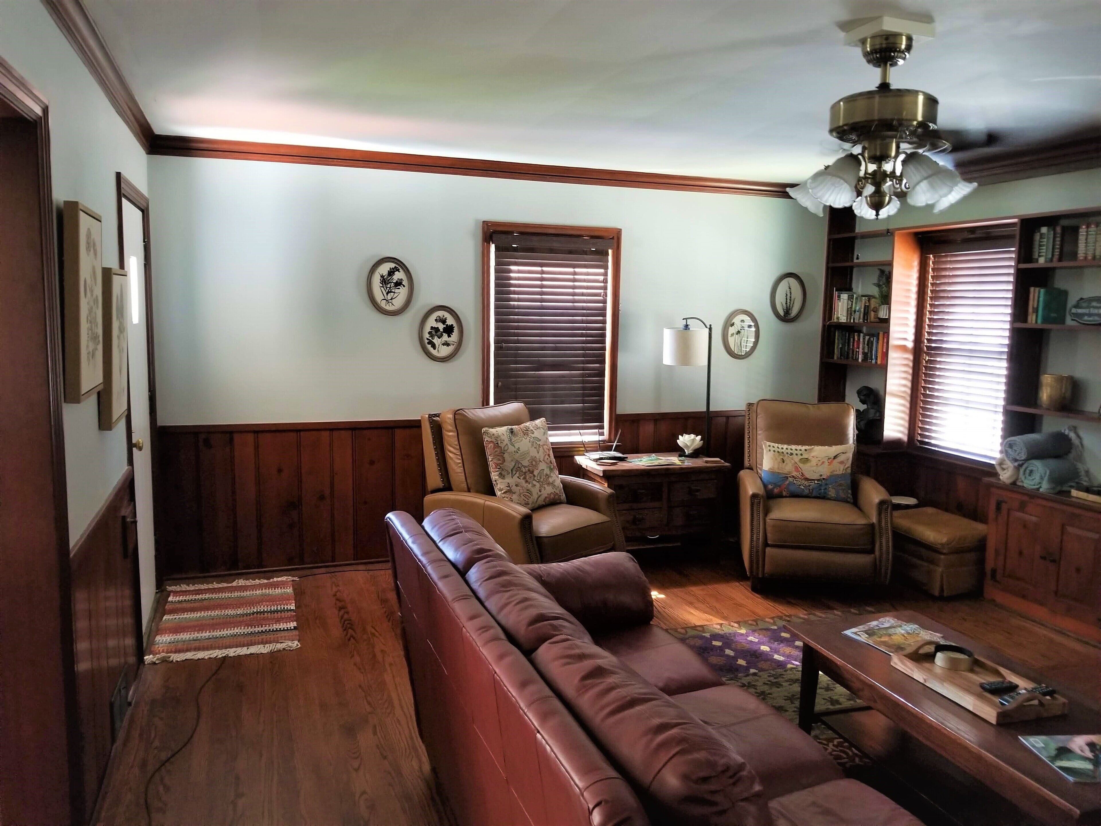 Een smart-tv en een open haard