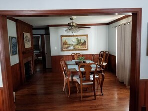 Dining - South Hills Charmer (Charleston)