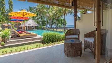 Surmatelas, minibar, coffres-forts dans les chambres