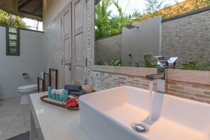 Pool Villas | Bathroom - InBalance Resort (Banjar)