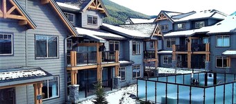 Luxurious Multi-level Condo in Premium Resort