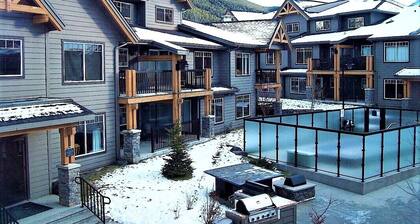 Luxurious Multi-level Condo in Premium Resort