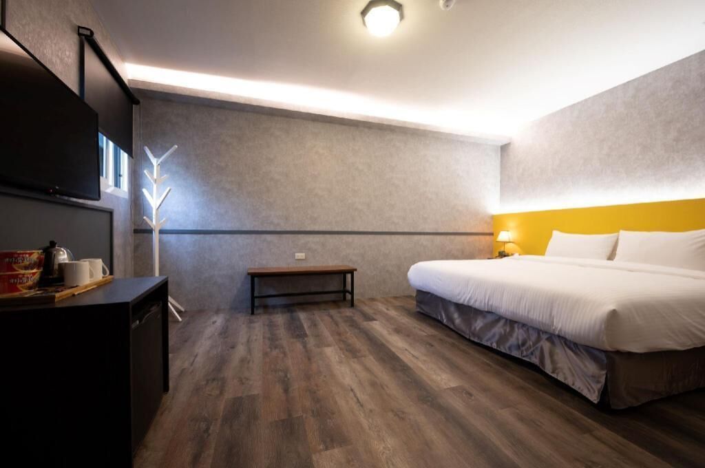 Pillowtop beds, free minibar, laptop workspace, blackout drapes