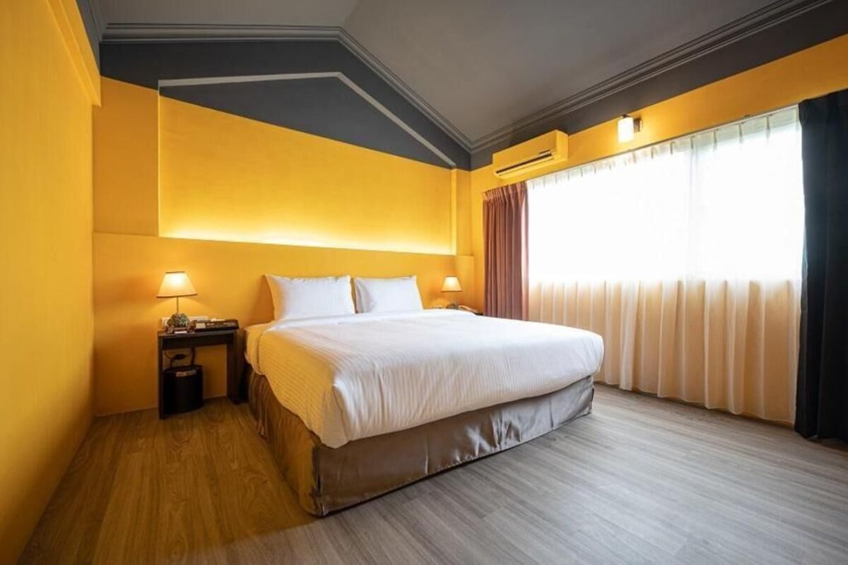Nệm có lớp đệm bông, minibar với thức uống miễn phí 