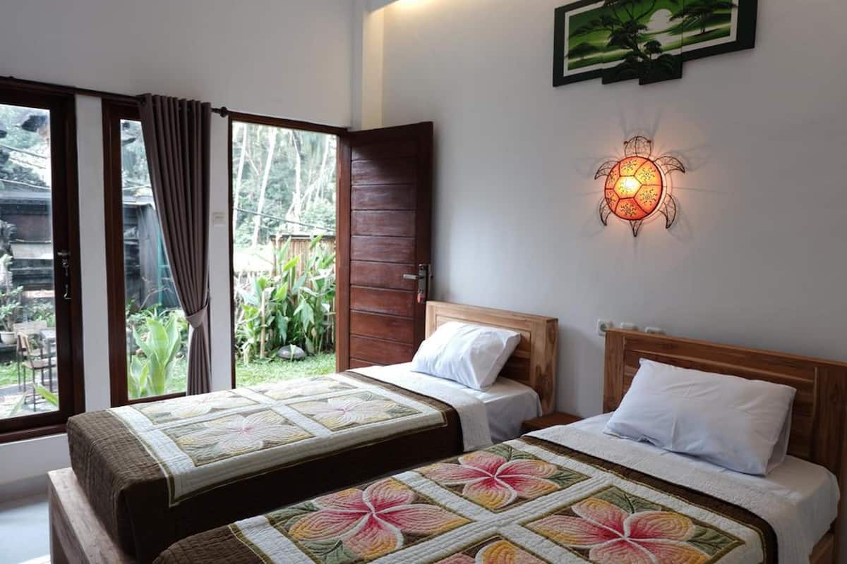 Panoramic Double or Twin Room | Individually decorated, individually furnished, desk, laptop workspace