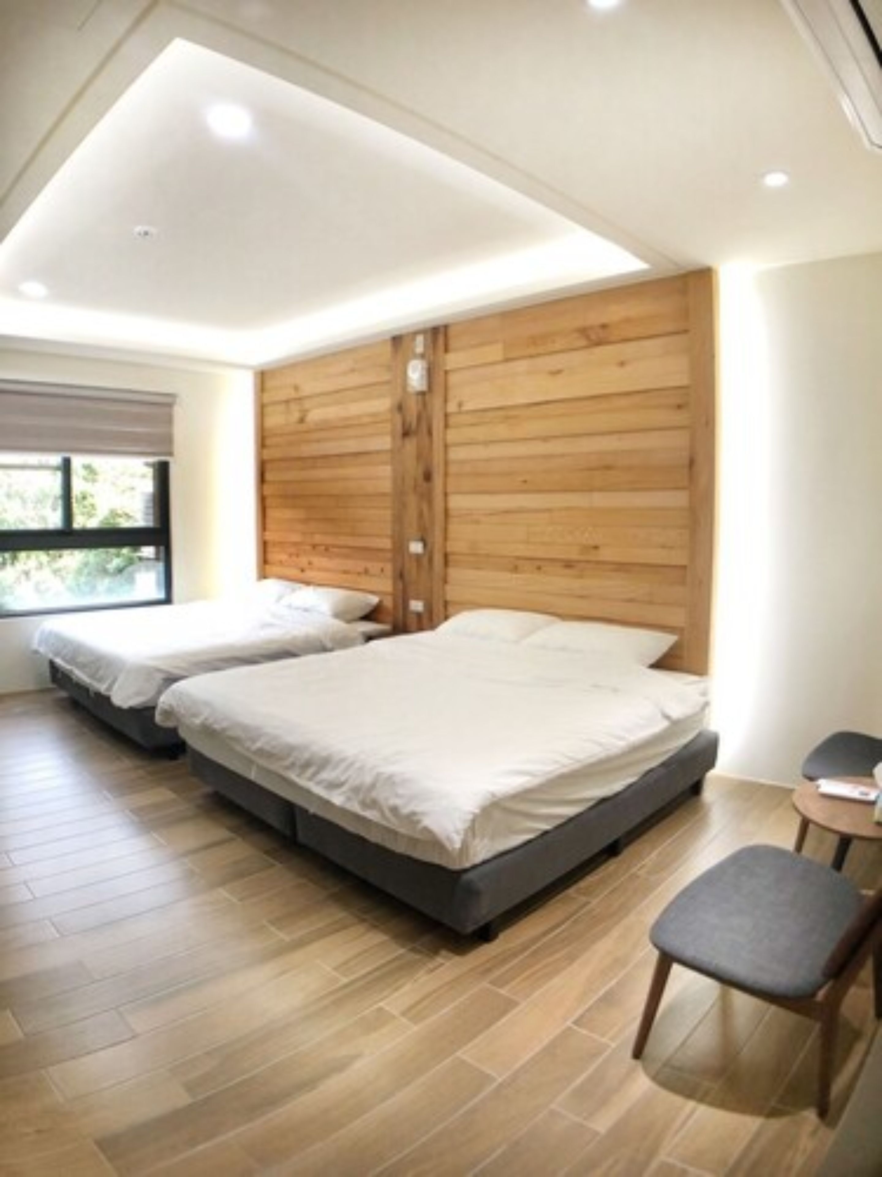 Comfort Quadruple Room | Desk, blackout drapes, bed sheets