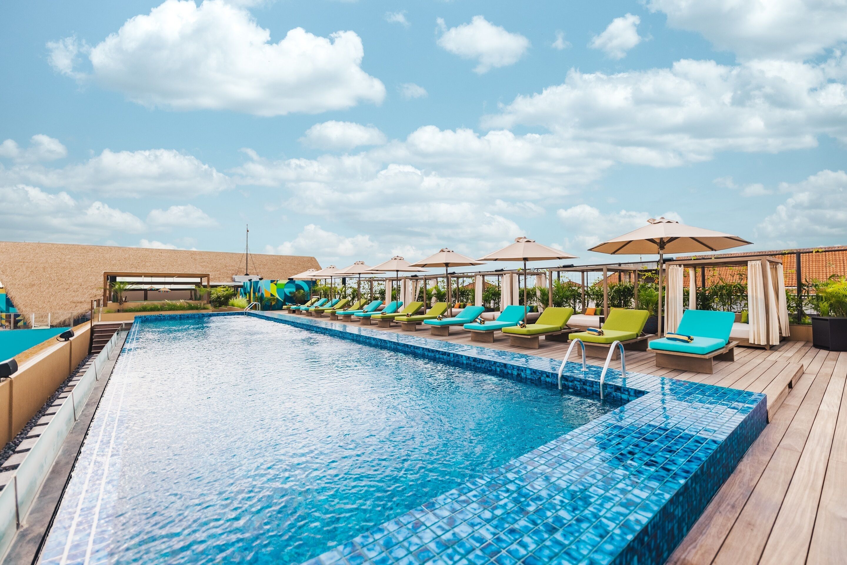 outdoor pool, free pool cabanas, pool umbrellas