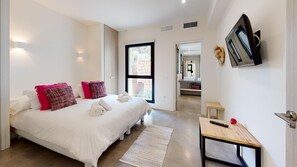 5 dormitorios, caja fuerte, tabla de planchar con plancha y wifi gratis