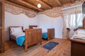 5 عدّة غرف نوم ومكواة/لوح كي وواي فاي مجانًا وملاءات أسرّة