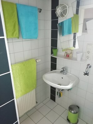 Appartement (4) | Badkamer | Een douche