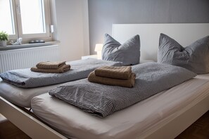 Double Room (Ost) | Free WiFi, bed sheets - Schlafplätzle (Karlstadt)