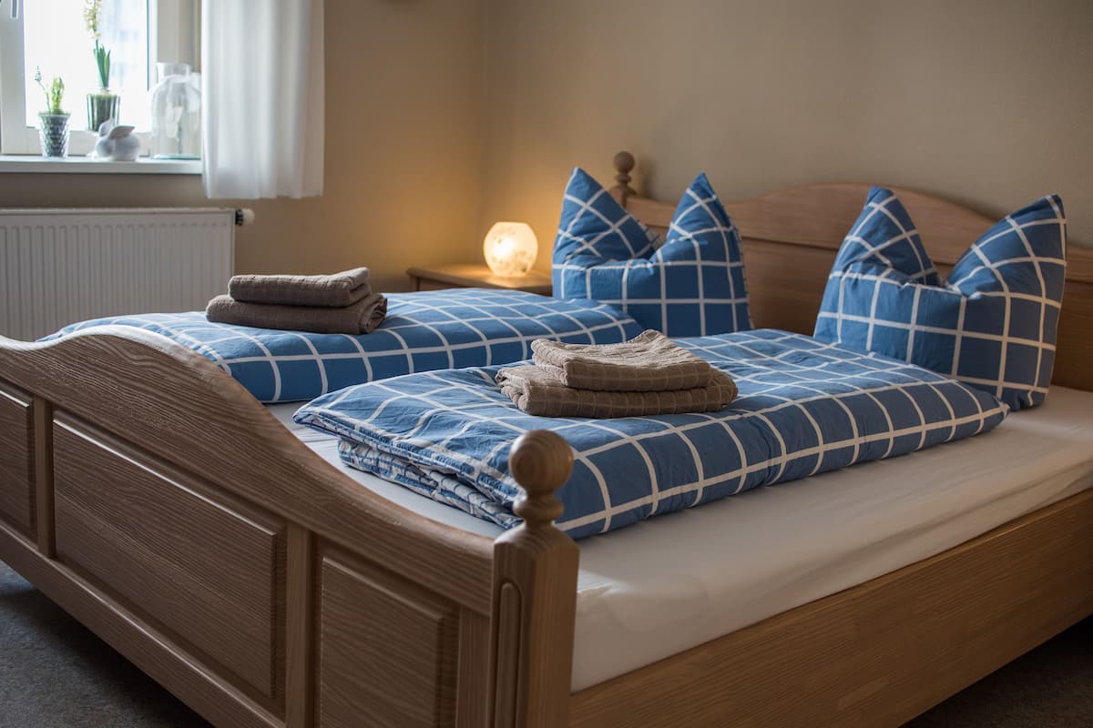 Wifi gratis y ropa de cama