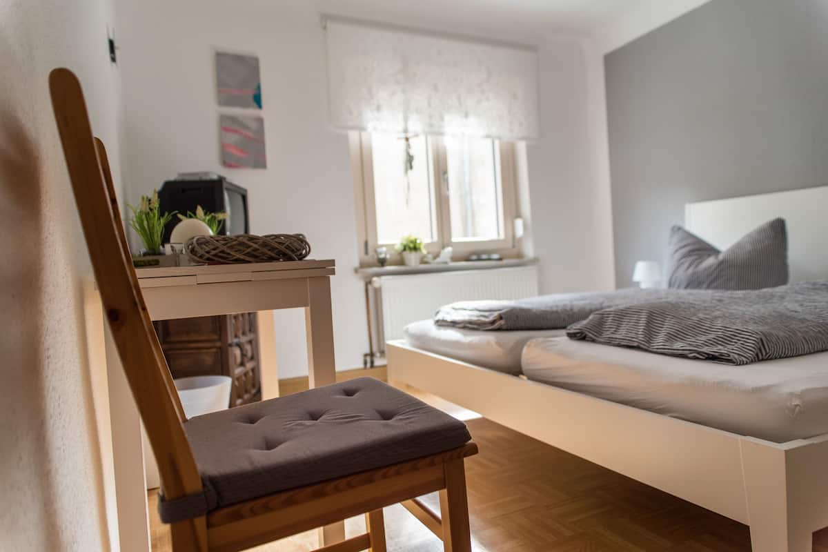 Wifi gratis y ropa de cama