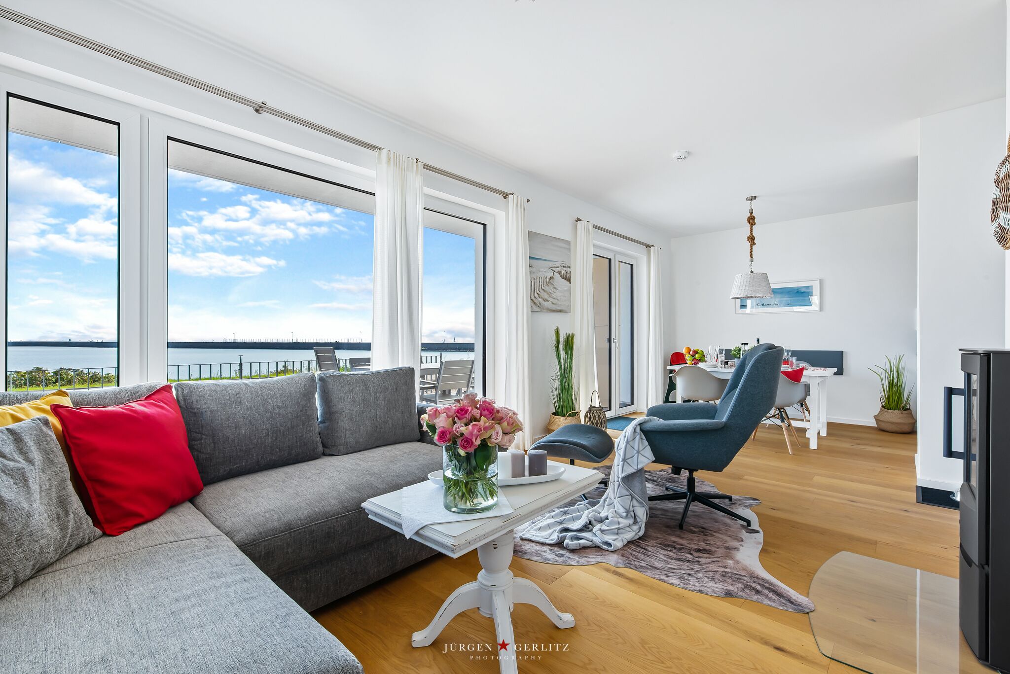 TV, fireplace, ping pong