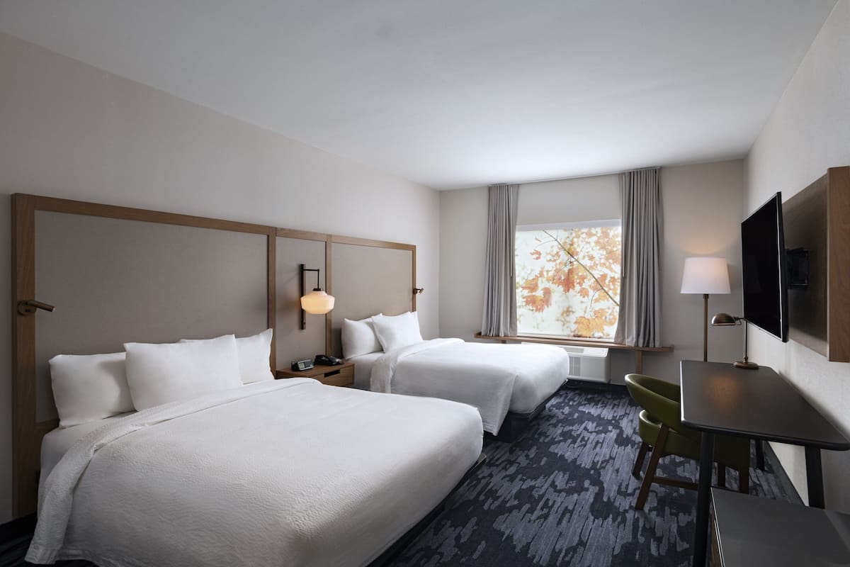 Down comforters, in-room safe, blackout drapes, iron/ironing board