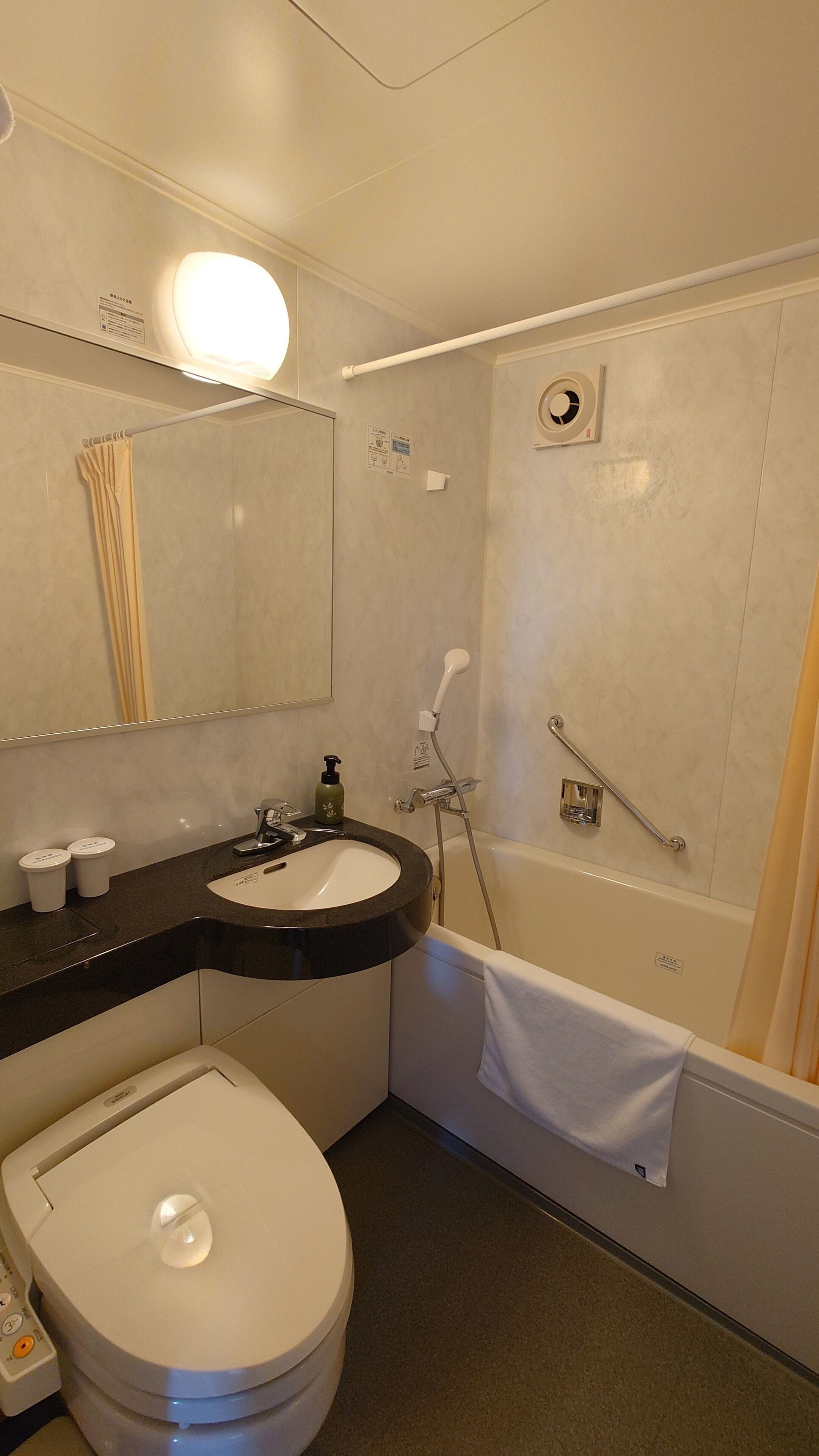 وحدات دش مع أحواض استحمام، حوض استحمام عميق