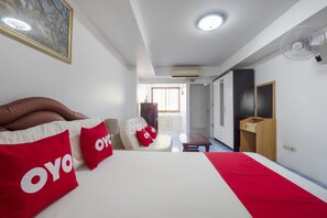 Desk, free WiFi, bed sheets