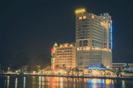 Front of property. Diamond Stars Ben Tre Hotel