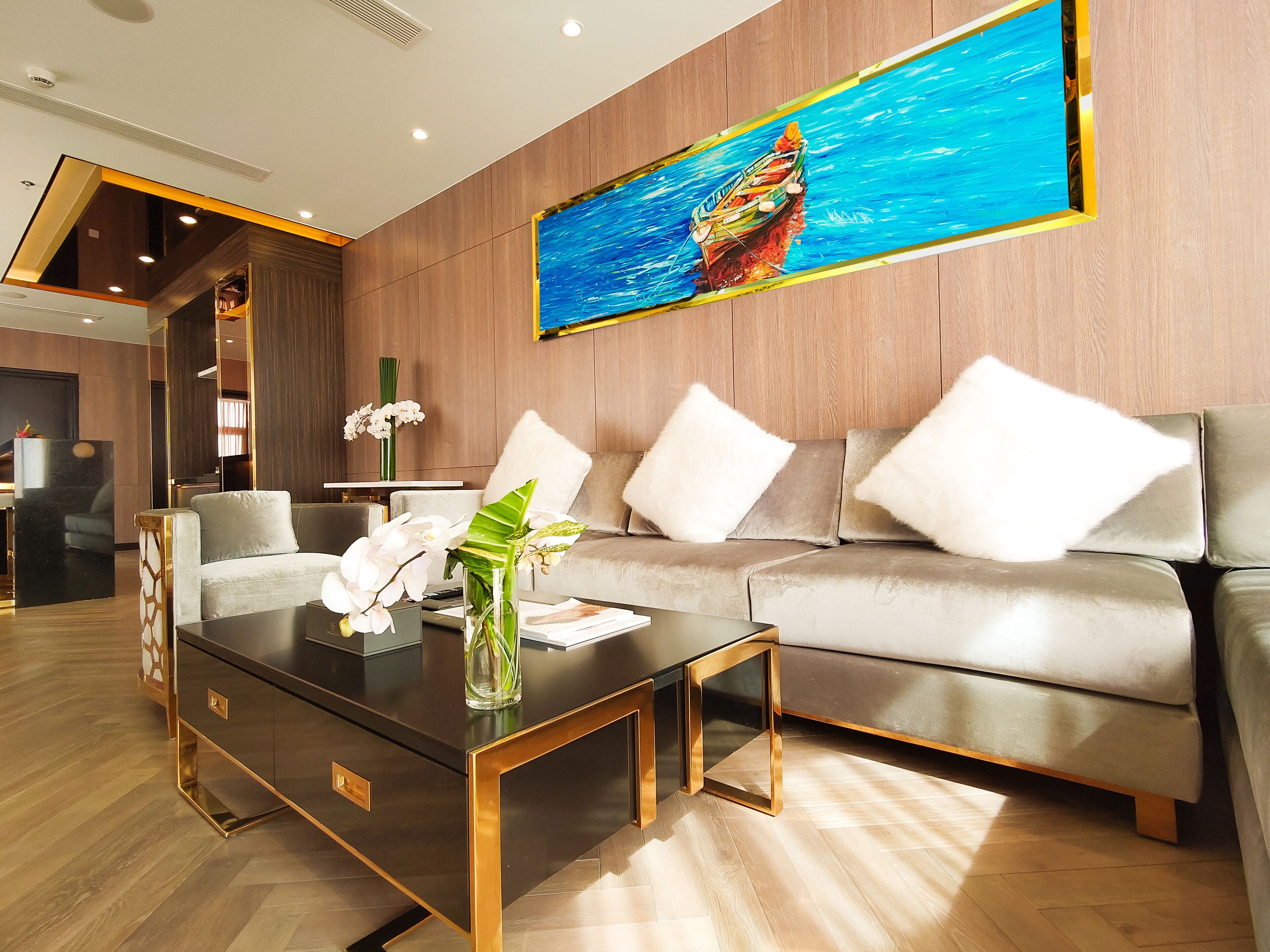presidential suite | living area | lcd tv