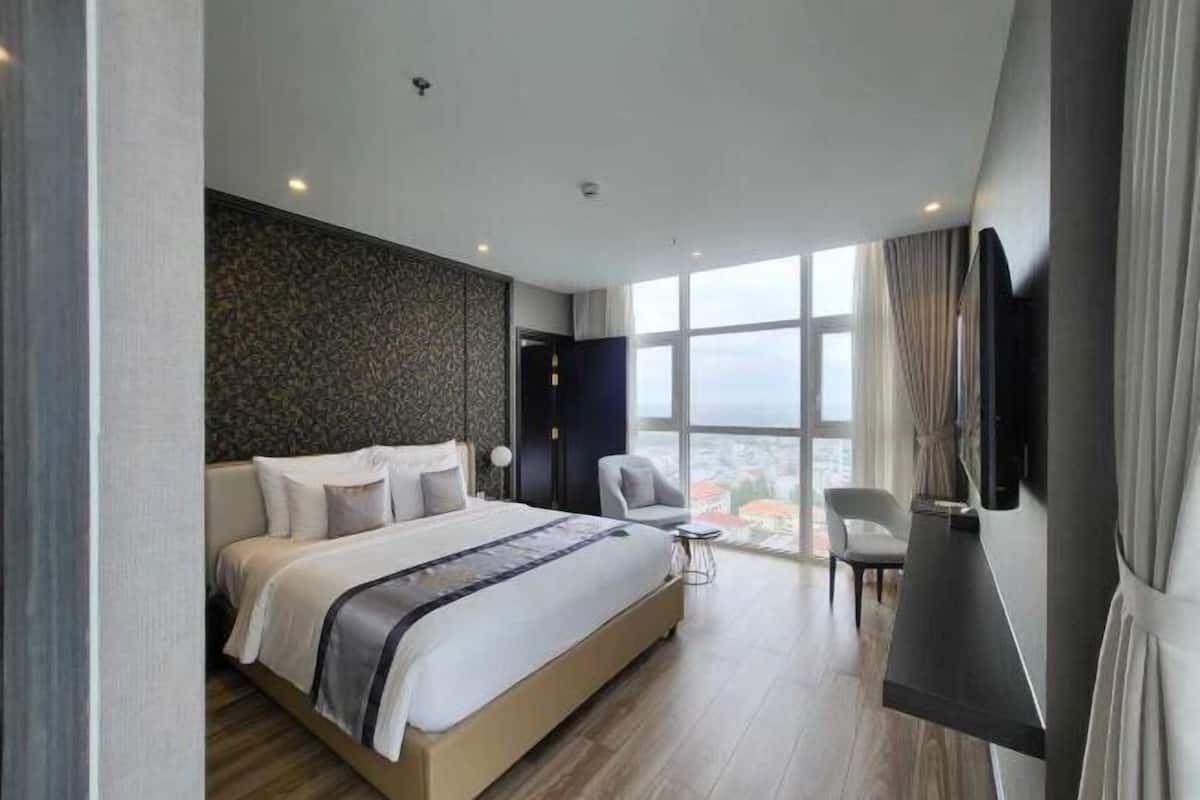 1 bedroom, minibar, in-room safe, free WiFi